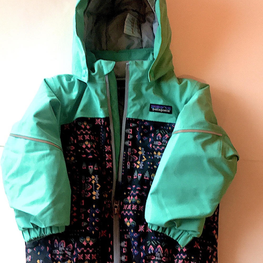 Patagonia snow pile coat child size 2T